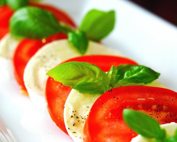 Mozzarella, Tomato & Basil Salad